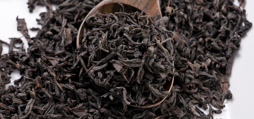 home remedy for premature grey hair: black tea rinse