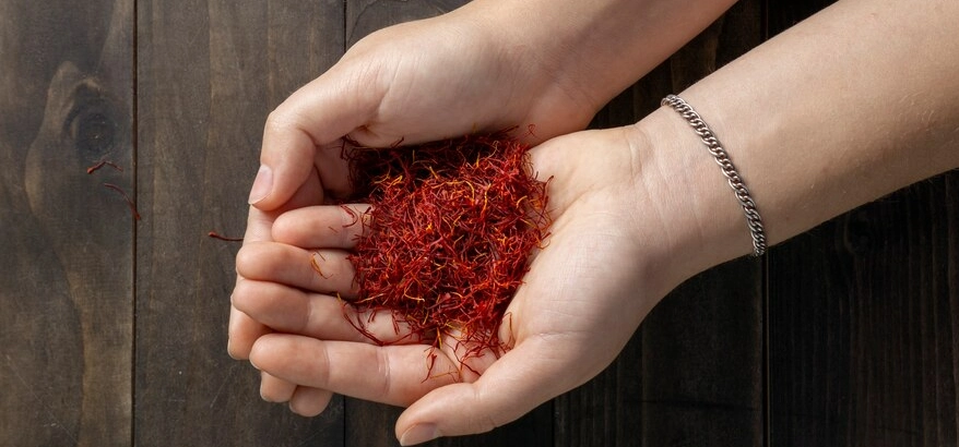 saffron benefits for female