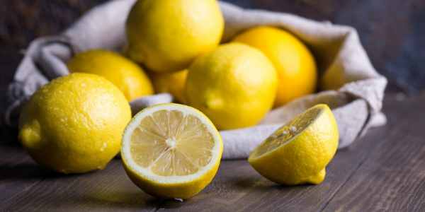 Using Lemon for Sore Throat